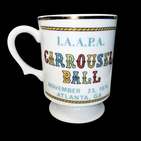 Vintage 1974 IAAPA Carousel Ball Commemorative Mugs (Set of 5) 3.75” - Picture 4 of 9